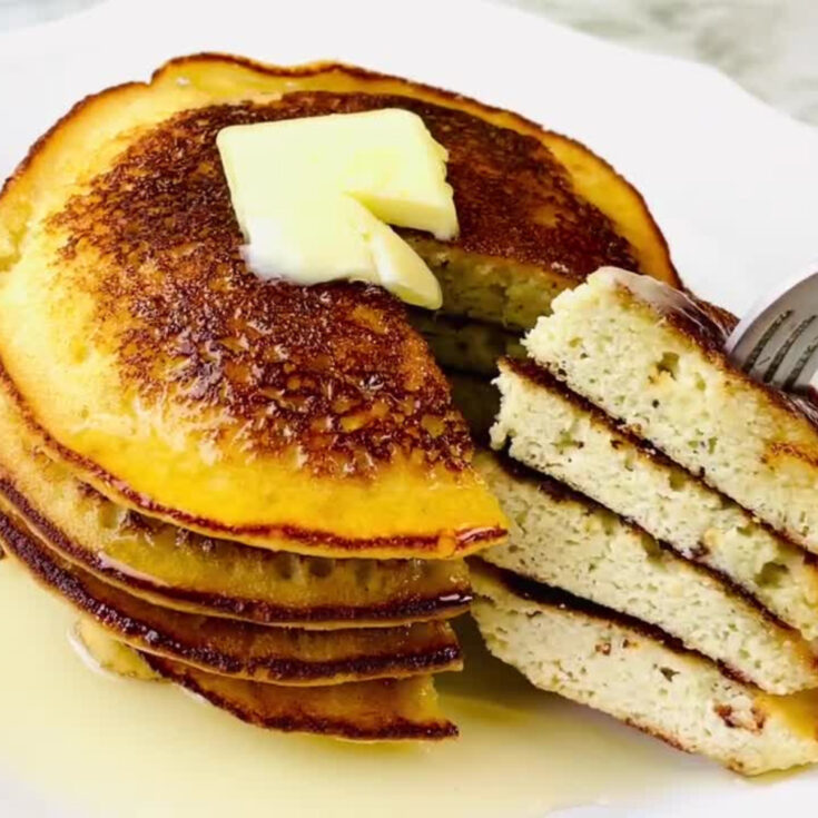 Keto Almond flour banana pancakes FI